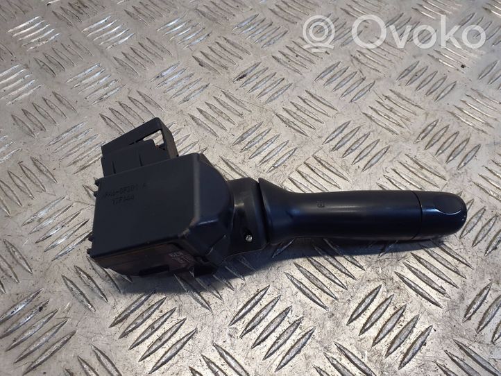 Toyota Yaris Commodo d'essuie-glace 17F003LH