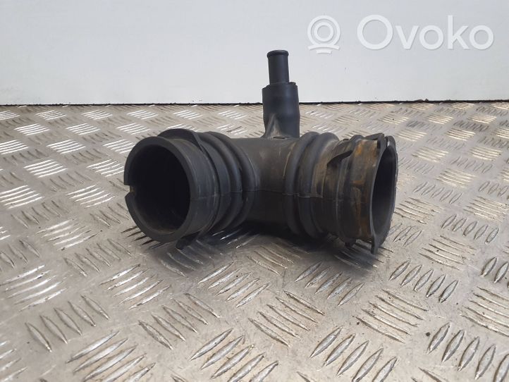 Toyota Yaris Część rury dolotu powietrza 178810Y030