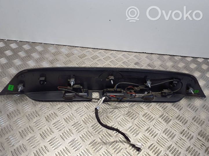 Nissan Qashqai Takaluukun rekisterikilven valon palkki 5481U100