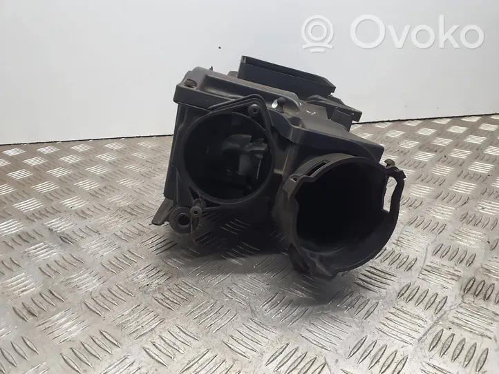 Infiniti Q70 Y51 Boîtier de filtre à air A6510901301