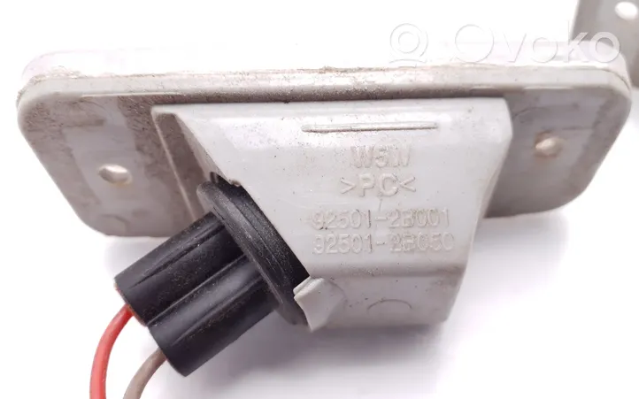 Hyundai Santa Fe Lampa oświetlenia tylnej tablicy rejestracyjnej 9250128001