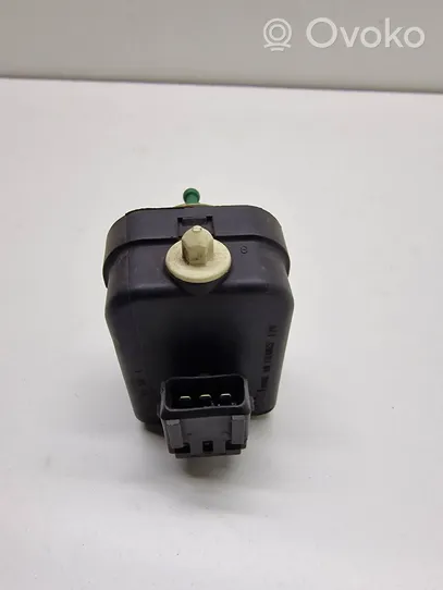 Volvo V70 Headlight level adjustment motor 89033263