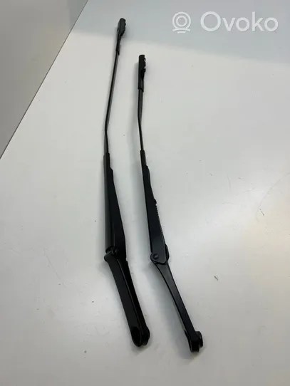 Audi A4 S4 B9 Front wiper blade arm W000059137