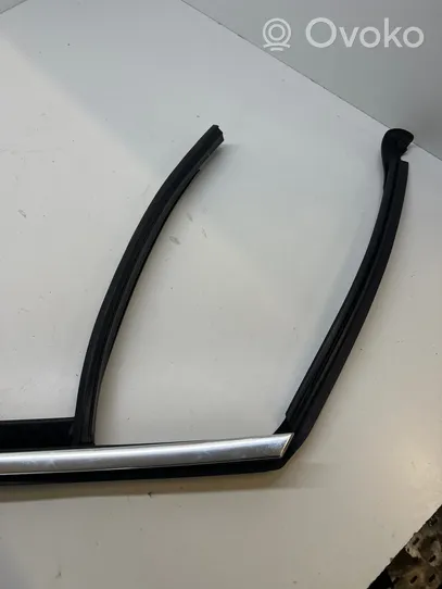 Mercedes-Benz C W205 Rivestimento modanatura del vetro della portiera posteriore A20573504