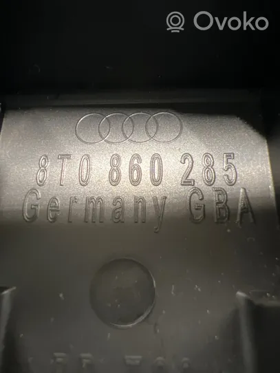 Audi A5 8T 8F Mocowanie trójkąta ostrzegawczego 8T0860285