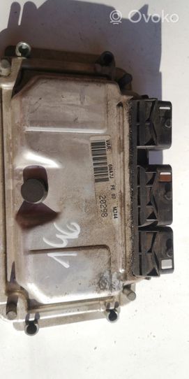 Citroen Xsara Picasso Komputer / Sterownik ECU i komplet kluczy 0261206633