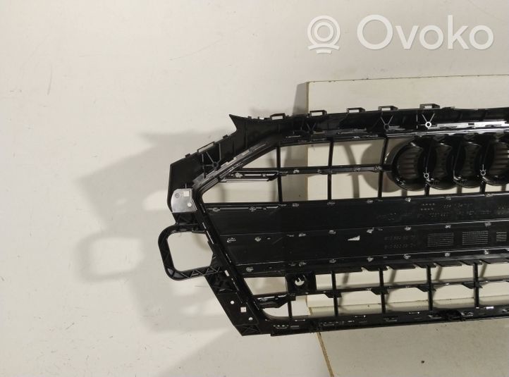 Audi A4 S4 B9 8W Grotelės viršutinės 8W0853651DF