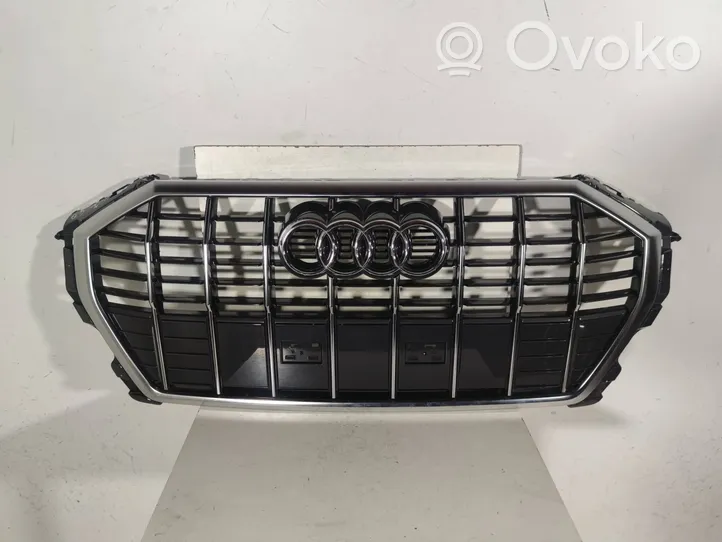 Audi Q3 F3 Верхняя решётка 83A853651E