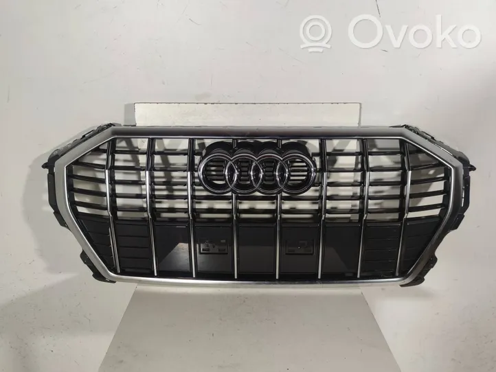Audi Q3 F3 Griglia superiore del radiatore paraurti anteriore 83A853651E