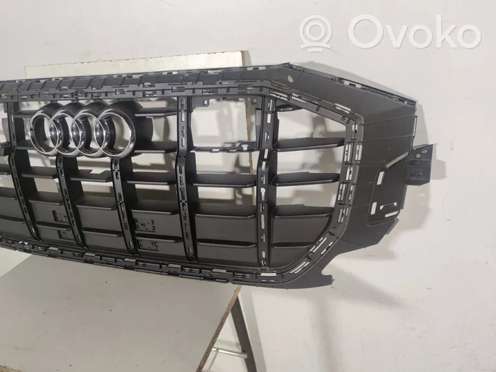 Audi Q8 Grille calandre supérieure de pare-chocs avant 4M8853651AT