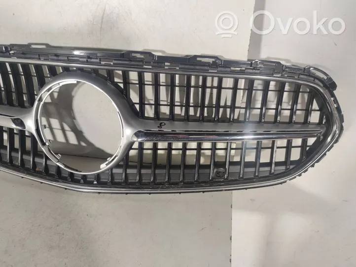 Mercedes-Benz C W206 Grille calandre supérieure de pare-chocs avant A2068883800