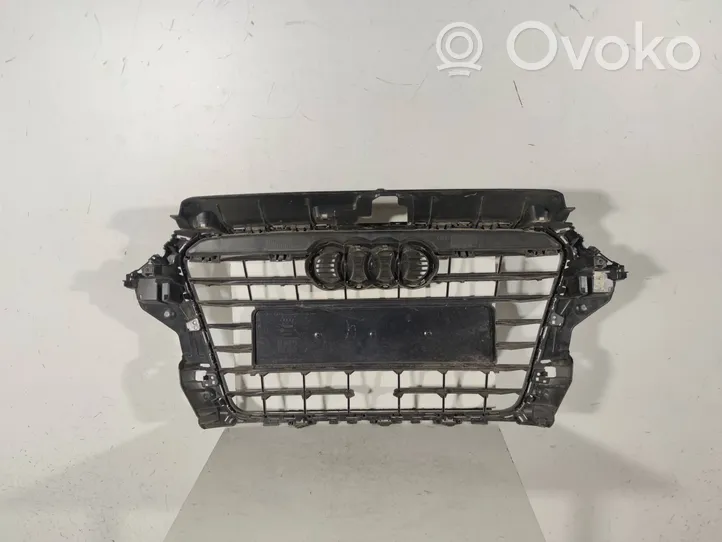 Audi A3 S3 8V Grille calandre supérieure de pare-chocs avant 8V5853651A