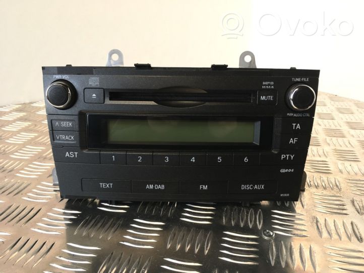 Toyota Avensis T270 Panel / Radioodtwarzacz CD/DVD/GPS 8612005150