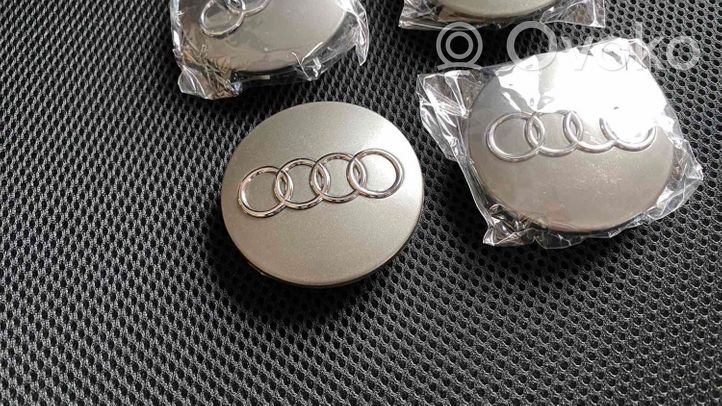 Audi Q2 - Original wheel cap 8D0601170