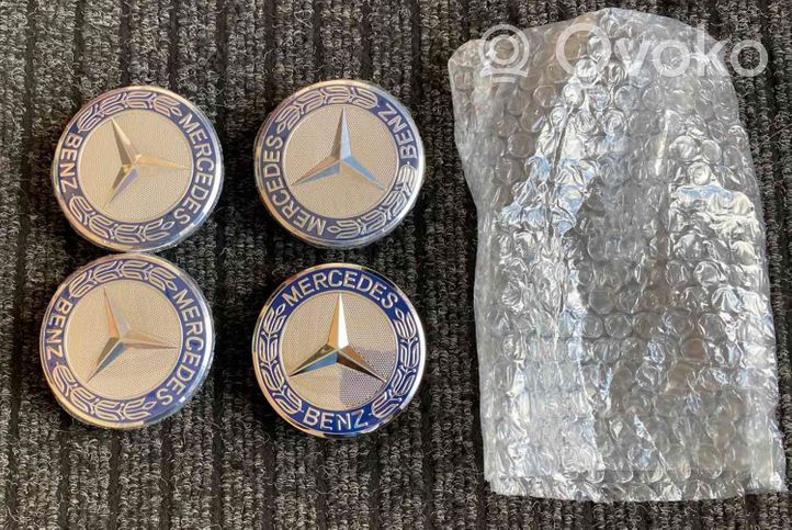 Mercedes-Benz CL C215 Tapacubos original de rueda A1714000025