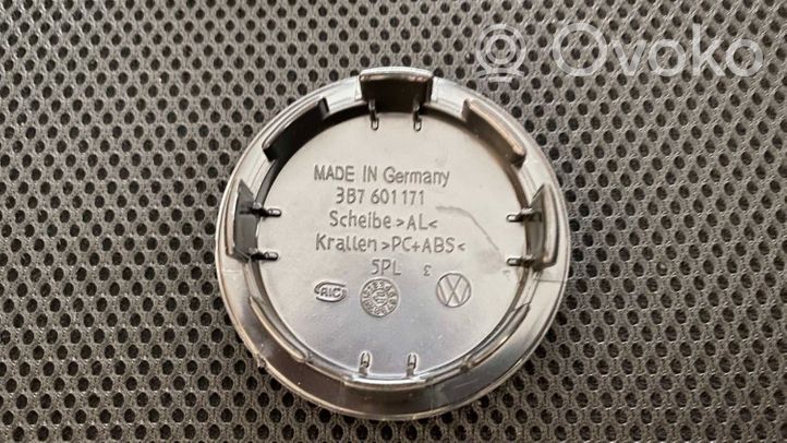 Volkswagen PASSAT CC Gamyklinis rato centrinės skylės dangtelis (-iai) 3B7601171