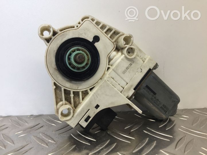 Audi A6 Allroad C6 Moteur de lève-vitre de porte avant 4F0959801D