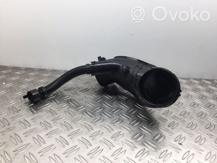 BMW 5 F10 F11 Oro paėmimo kanalo detalė (-ės) 7807493