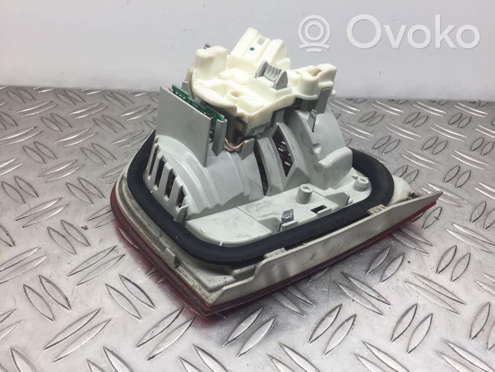 BMW 3 E90 E91 Lampy tylnej klapy bagażnika 4871739