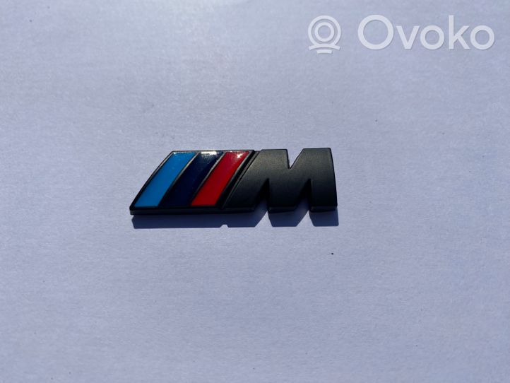 BMW 1 F20 F21 Lokasuojan merkki/mallikirjaimet 