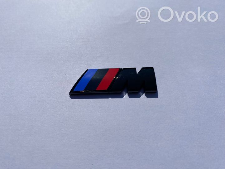 BMW X6 F16 Litery / Emblematy na błotnik przedni 