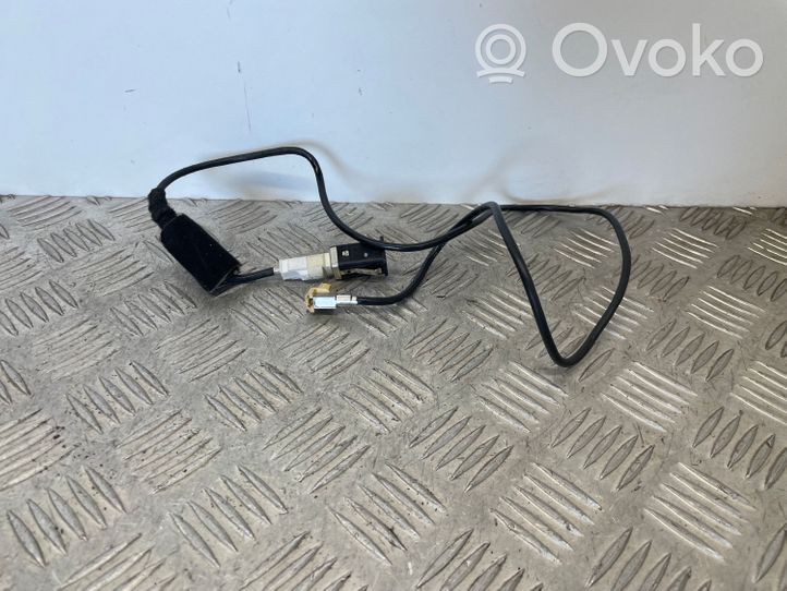 BMW 5 GT F07 Connecteur/prise USB 9167196