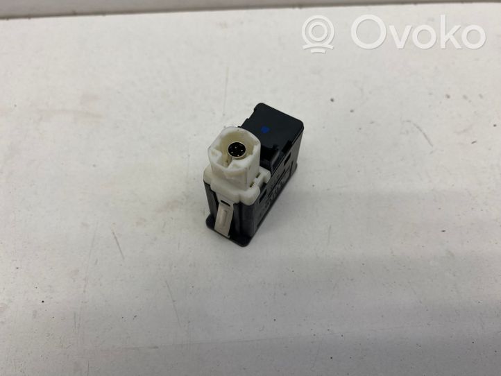 BMW 5 F10 F11 Câble adaptateur AUX 9237653