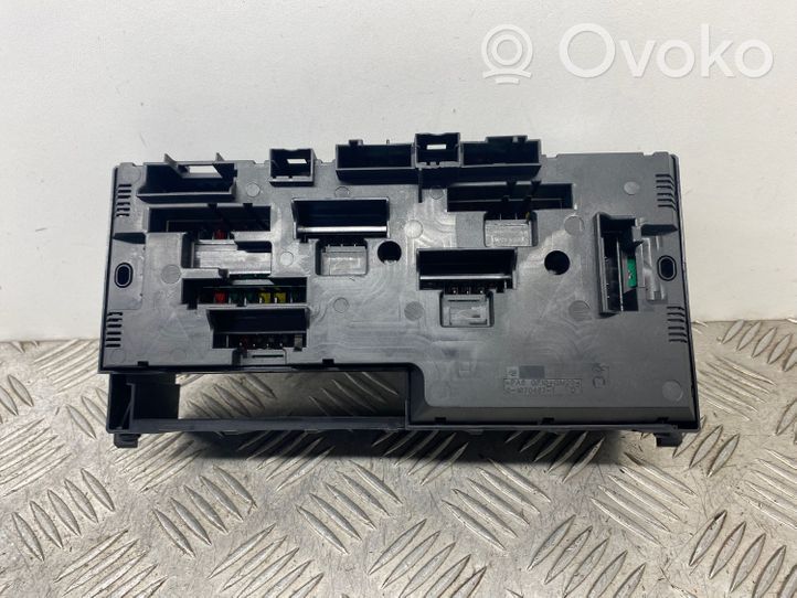 BMW 5 F10 F11 Módulo de fusible 9252815