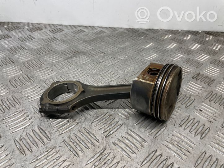 Mercedes-Benz C W204 Piston avec bielle 