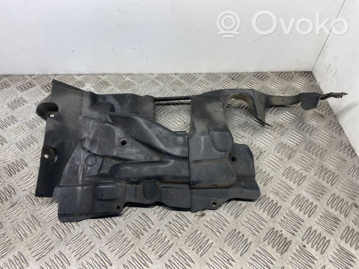 BMW 5 F10 F11 Copertura/vassoio sottoscocca anteriore 7185169