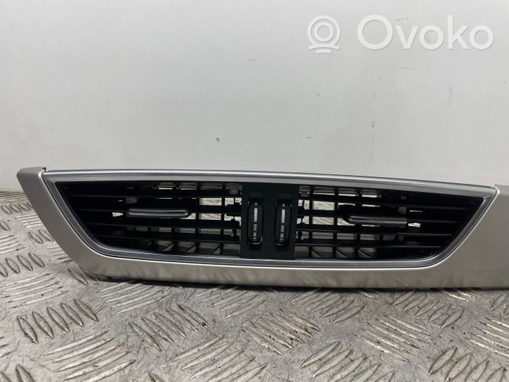 Mercedes-Benz C W204 Kojelaudan keskiosan tuuletussuuttimen ritilä A2048308454