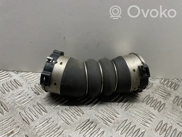 BMW 4 F32 F33 Tube d'admission de tuyau de refroidisseur intermédiaire 8513450