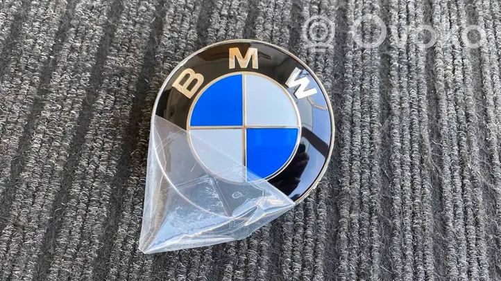 BMW 5 F10 F11 Emblemat / Znaczek 51148132375