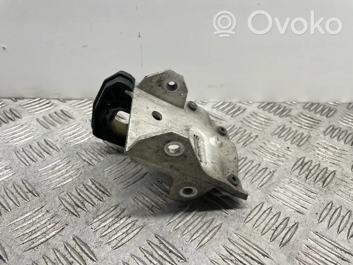 BMW 7 F01 F02 F03 F04 Soporte de montaje del radiador 7186513