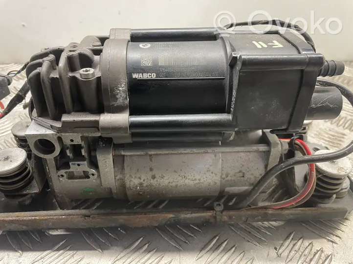 BMW 5 F10 F11 Ilmajousituksen kompressoripumppu 6789450