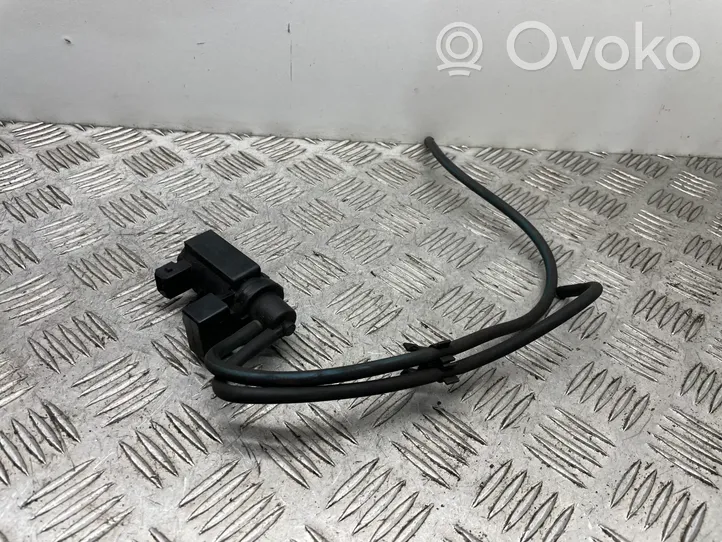 BMW 5 E60 E61 Turboahtimen magneettiventtiili 7796634