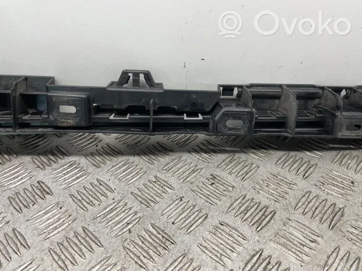 BMW 5 F10 F11 Listello di supporto del sottoporta 7204022