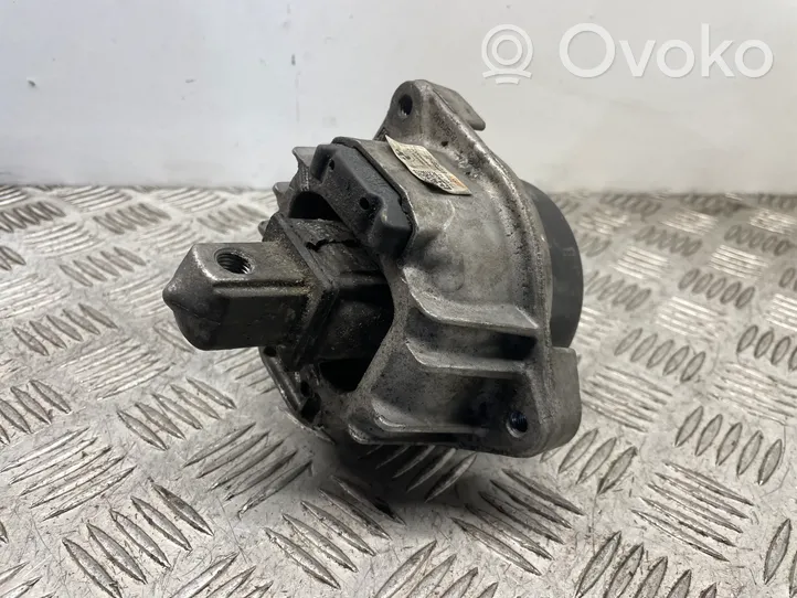 BMW 5 F10 F11 Engine mount bracket 6777381