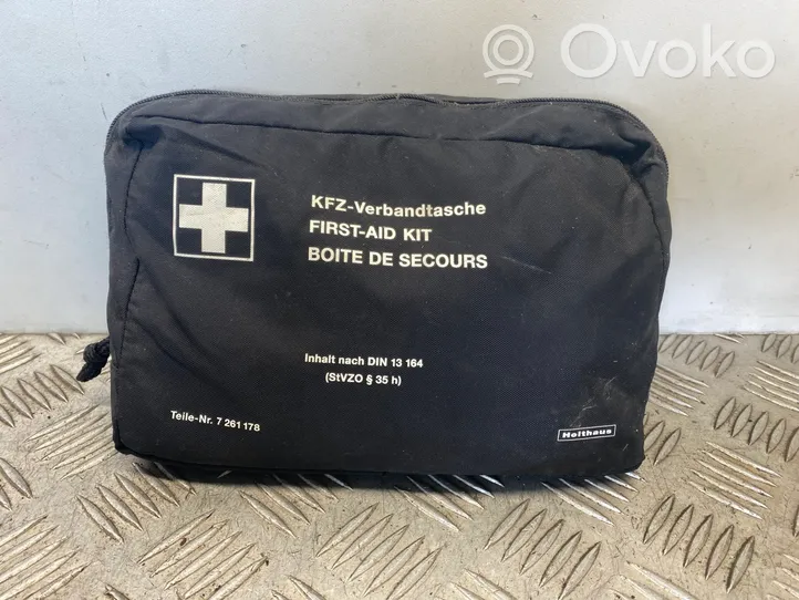 BMW 3 E90 E91 Trousse de premiers secours 7261178