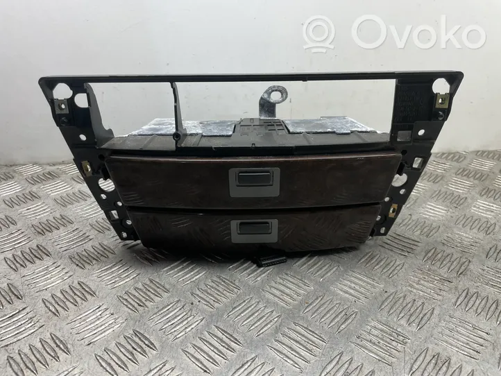 BMW 7 E65 E66 Box/scomparti cruscotto 8261060