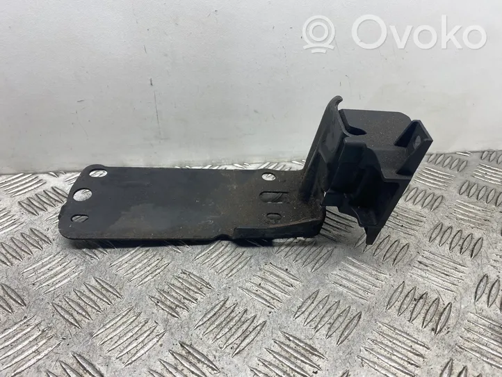 BMW 3 E90 E91 Staffa di montaggio del radiatore 7117811