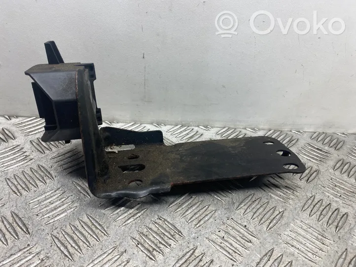 BMW 3 E90 E91 Staffa di montaggio del radiatore 7117811