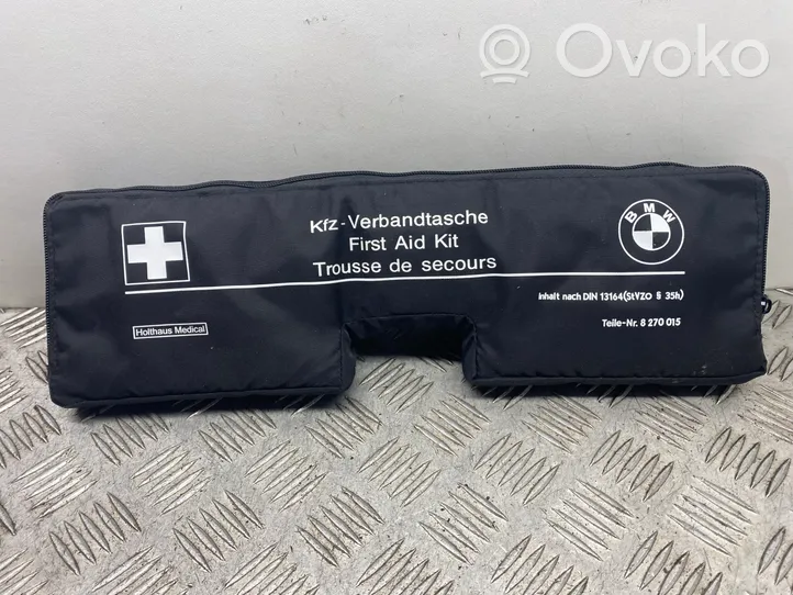 BMW 5 F10 F11 Trousse de premiers secours 8270015