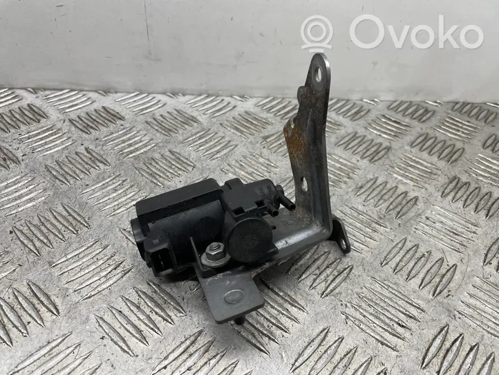 BMW M5 Turbo solenoid valve 7626351