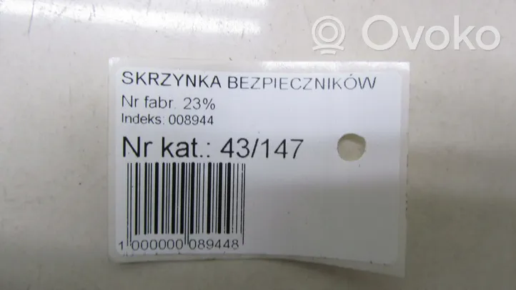 SsangYong Tivoli Módulo de fusible 8215035240