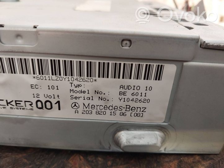 Mercedes-Benz C W203 Unité principale radio / CD / DVD / GPS A2038201586