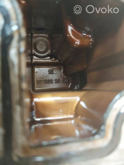 BMW 5 E39 Coperchio del filtro dell’olio 6750330620
