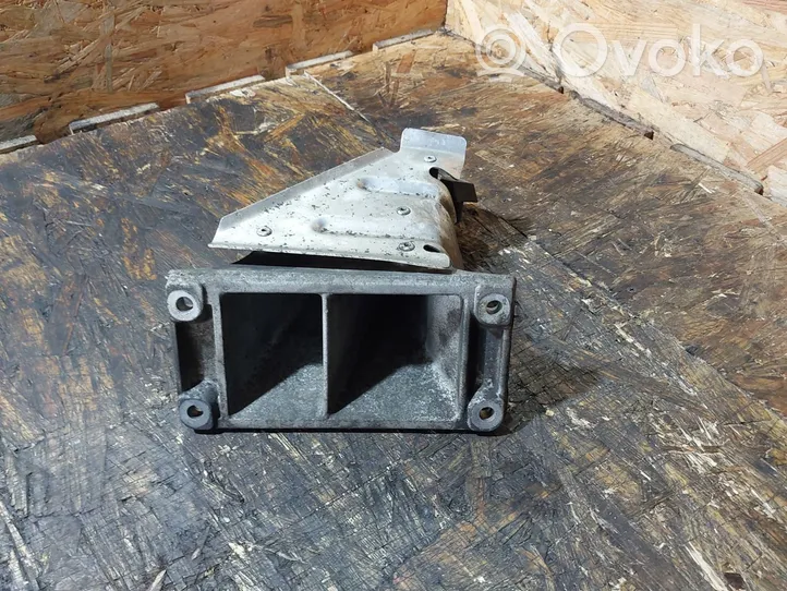 BMW 5 E39 Engine mounting bracket 1092974