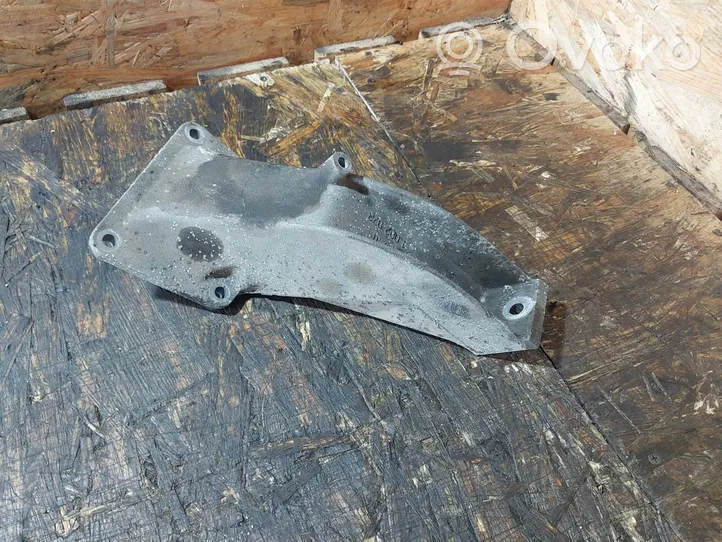 BMW 5 E39 Engine mounting bracket 1092973