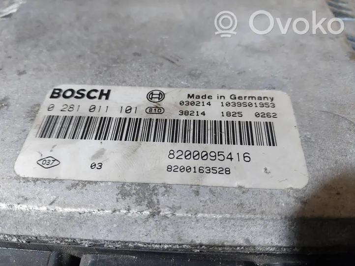 Renault Laguna II Sterownik / Moduł ECU 8200095416